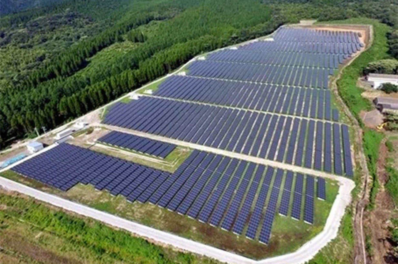 Astmax unit to retrofit 7.1MWAC early-FIT solar power plant with